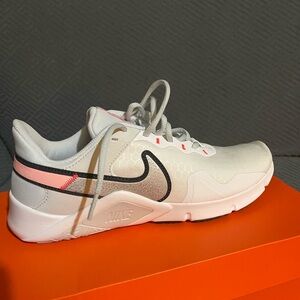 Nike Women’s White, Pink & Black Training Sneaker